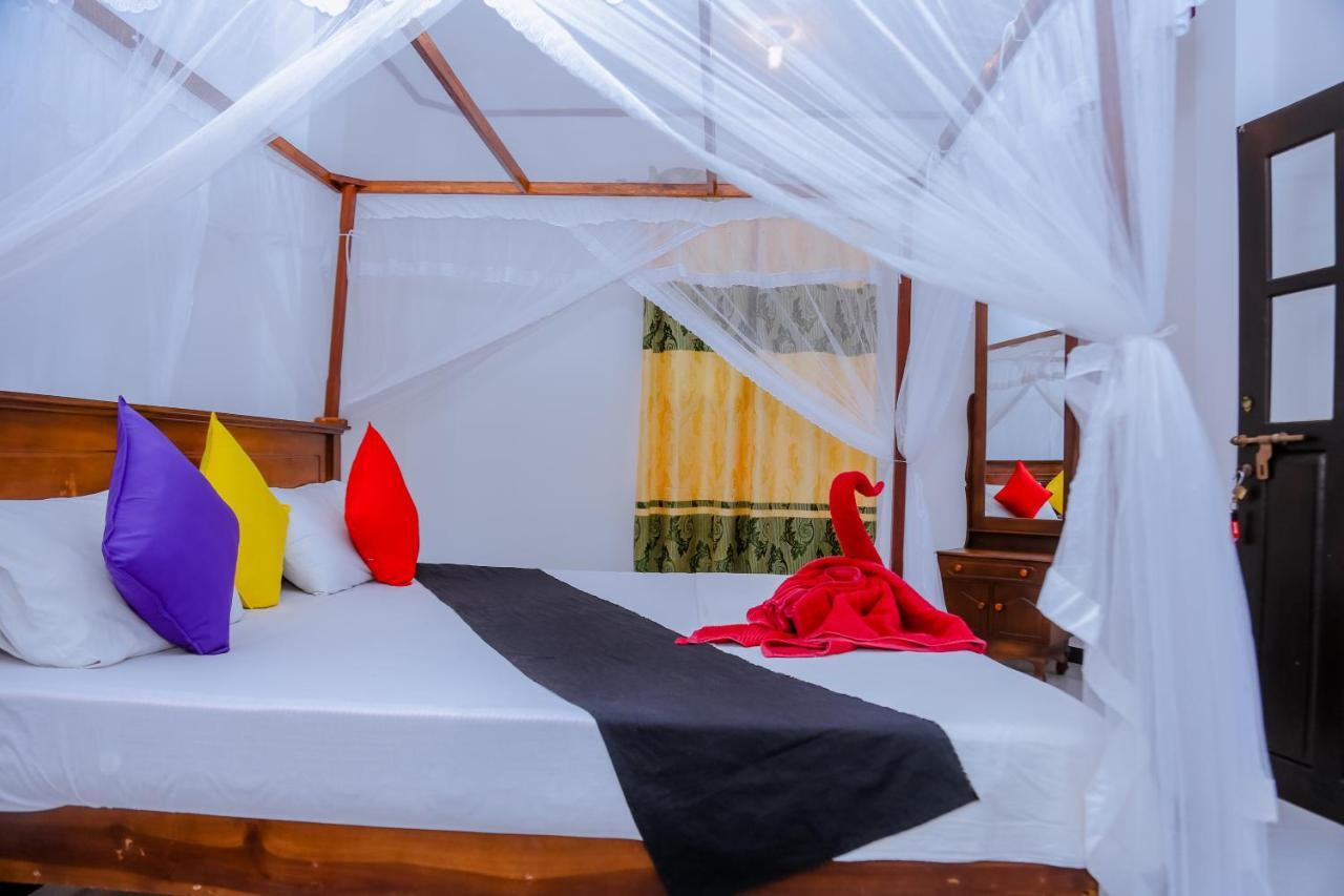 Bed and Breakfast Sajana Ocean Hill Mirissa Exterior foto