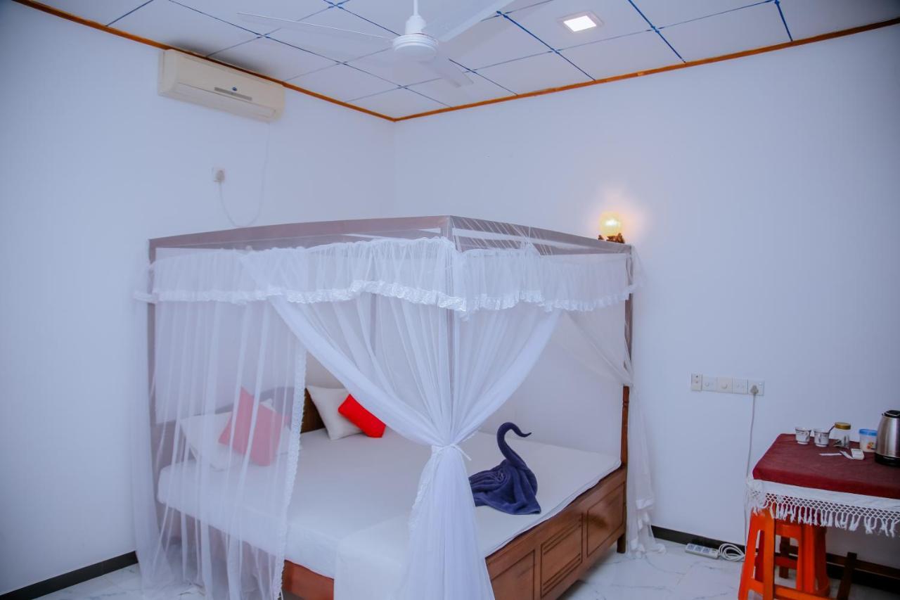 Bed and Breakfast Sajana Ocean Hill Mirissa Exterior foto