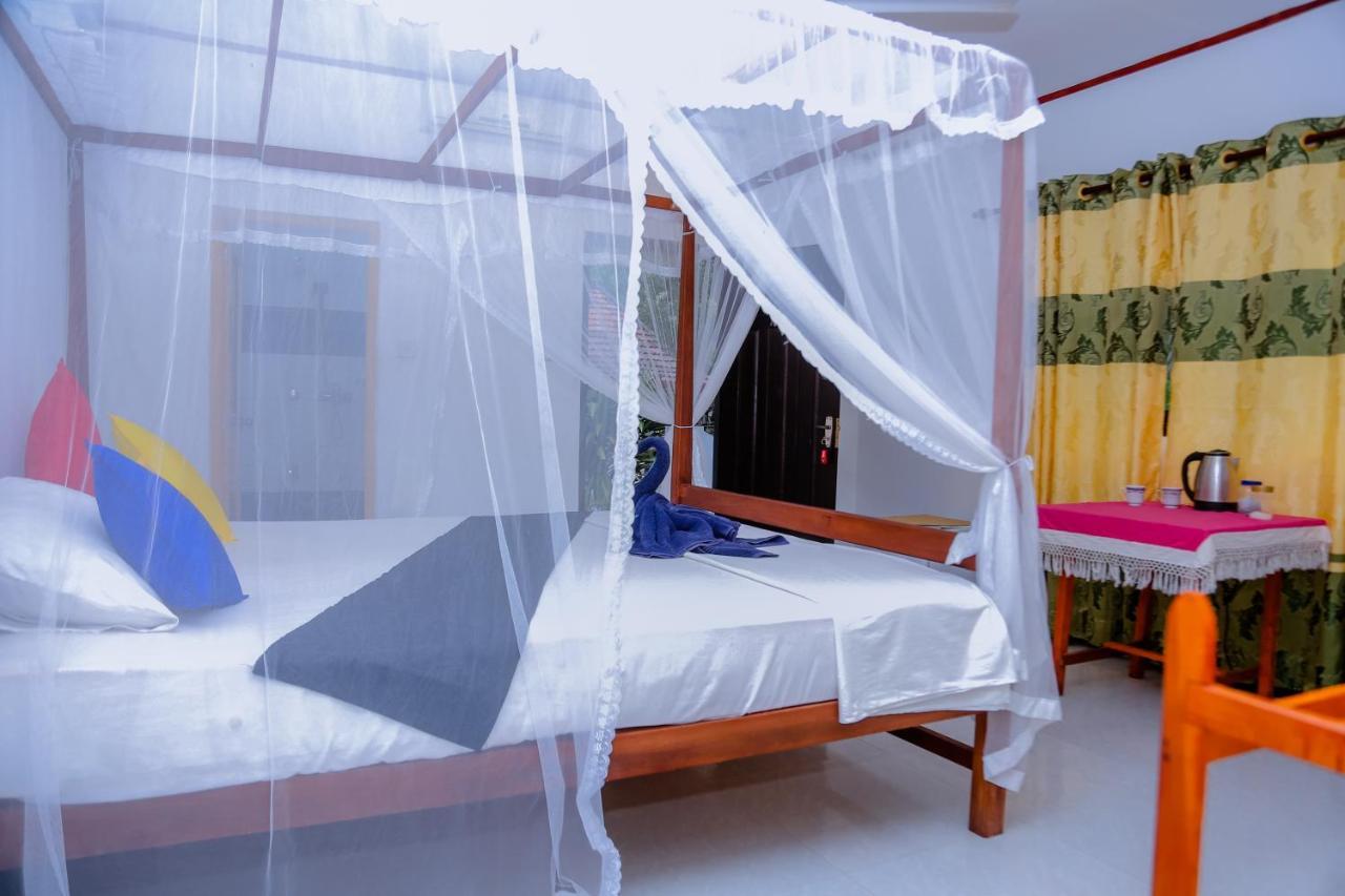 Bed and Breakfast Sajana Ocean Hill Mirissa Exterior foto