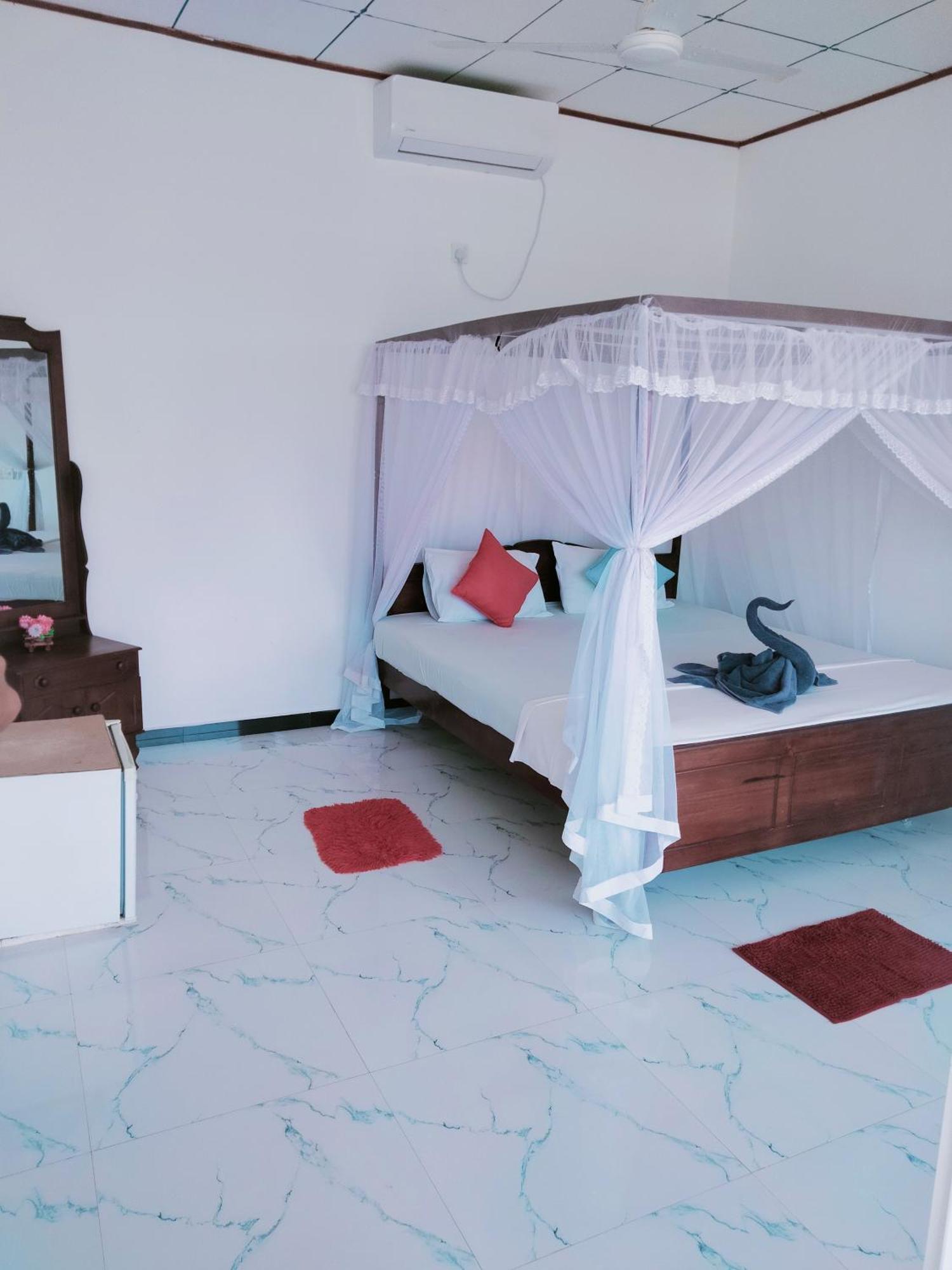 Bed and Breakfast Sajana Ocean Hill Mirissa Habitación foto
