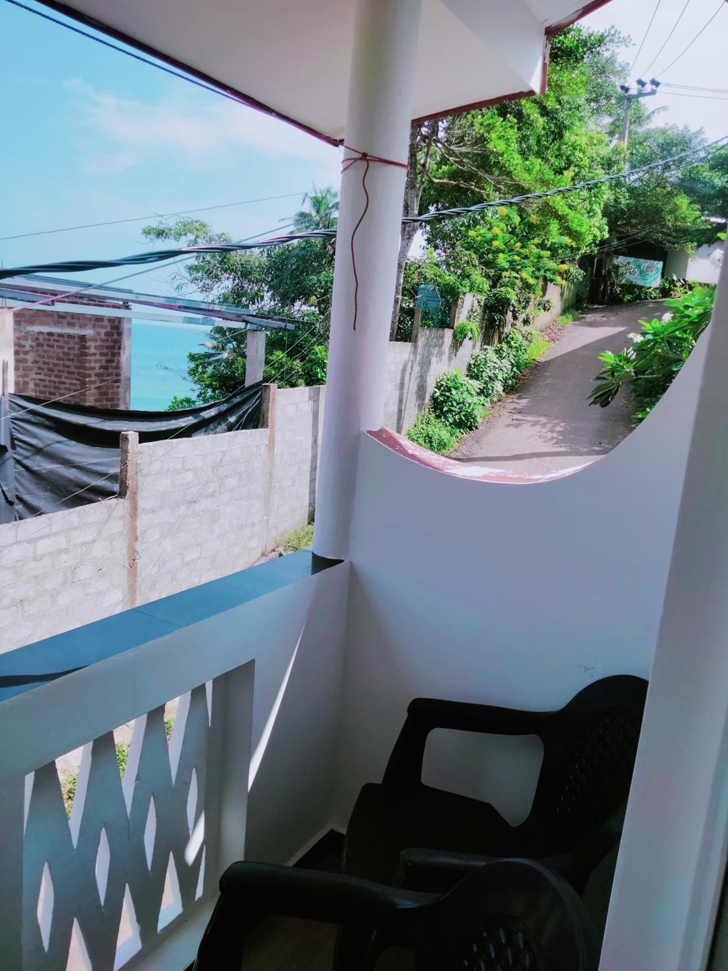 Bed and Breakfast Sajana Ocean Hill Mirissa Habitación foto