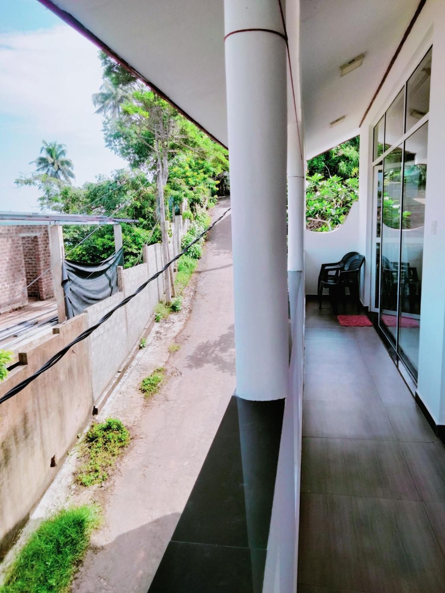 Bed and Breakfast Sajana Ocean Hill Mirissa Habitación foto